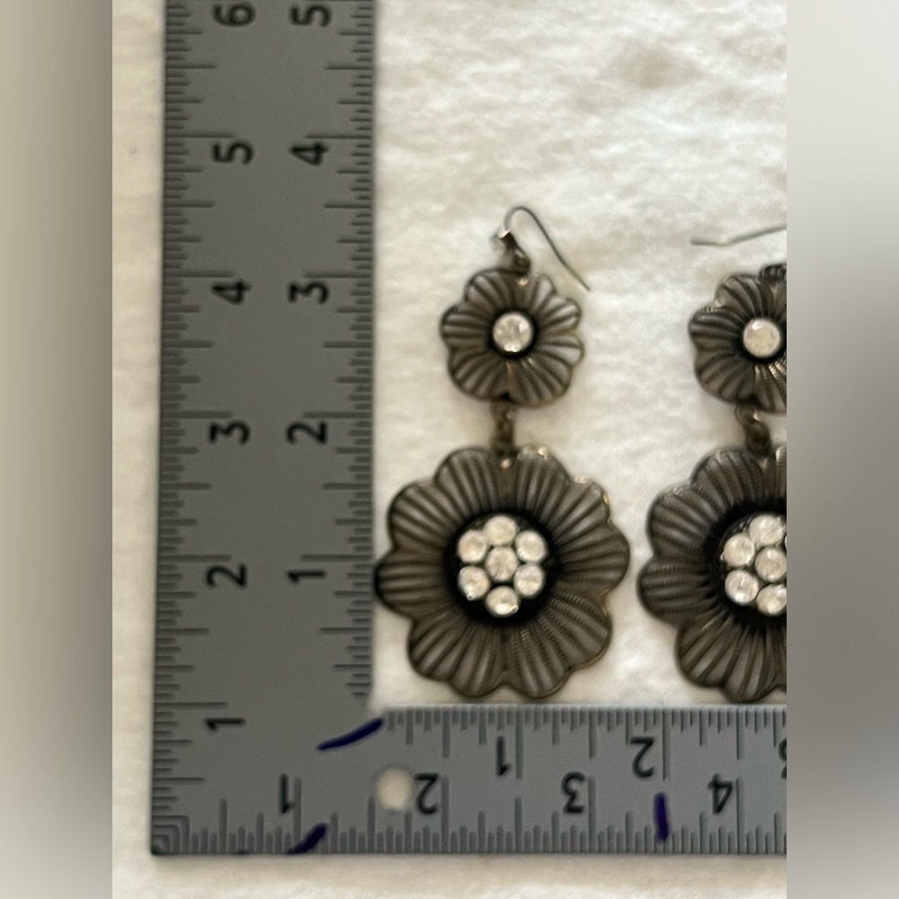 Beautiful Flower Statement Earrings With Crystals - image 5